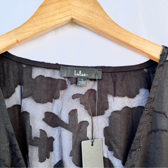 LULUS | NWT PATIO DATE BLACK FLORAL JACQUARD BUTTON-UP LONG SLEEVE TOP LARGE - Picture 7 of 9